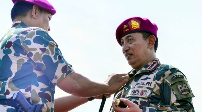 Sinergitas dan Soliditas TNI-Polri, Jenderal Polisi Listyo Sigit Disematkan Warga Kehormatan Korps Marinir