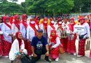 Ratusan Anggota FKLU Gelar Aksi Main Angklung di Lapangan Banteng