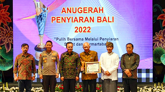 Anugerah Penyiaran Bali 2022, Kapolda Bali Terima Penghargaan Tokoh Pemimpin Inovatif