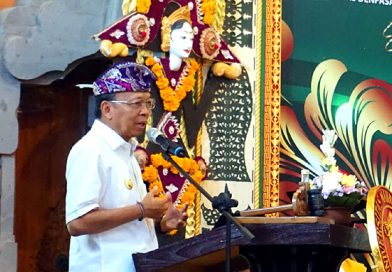 Gubernur Bali I Wayan Koster Hadiri Pengukuhan Guru Besar Tetap Unmas Denpasar