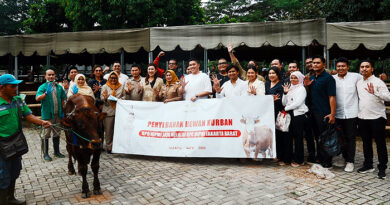 Semangat Berbagi Iduladha, HIPMI Jakbar Salurkan 8 Sapi Kurban untuk Warga