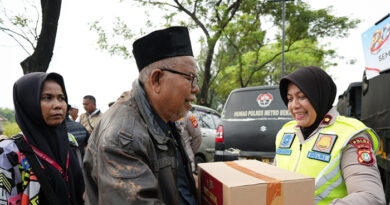 Warga Bekasi Rasakan Manfaat Bakti Kesehatan dan Baksos Polri Sambut HUT Ke-80 Bhayangkara