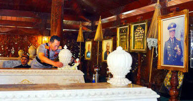 Kapolri Ziarah ke Tiga Makam Presiden RI dalam Rangka Hari Bhayangkara ke-80