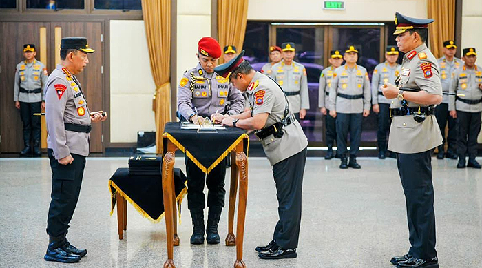 Kapolri Pimpin Sertijab Enam Kapolda, Wujud Regenerasi Kepemimpinan dan Penguatan Organisasi Polri