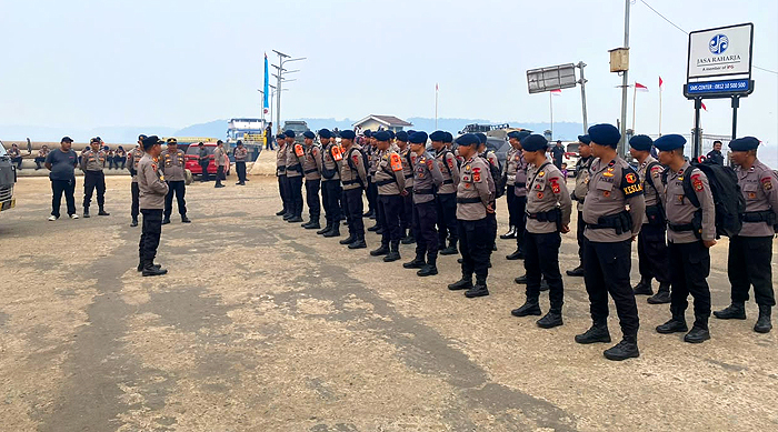 30 Personel Brimob Polda Bali Perkuat Penanganan Karhutla