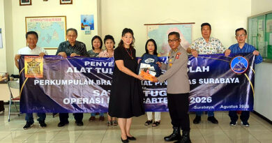 2.500 Paket Tas dan Alat Tulis Disalurkan untuk Anak-Anak Papua